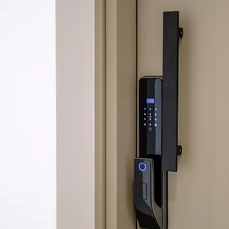 Artemis 205 - Seaside Stories * Livadhia