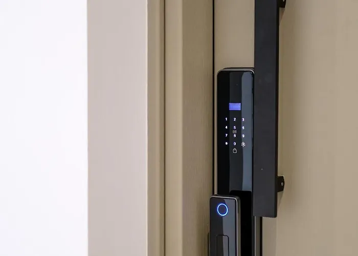 Artemis 205 - Seaside Stories * Livadhia